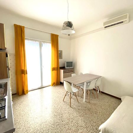 Euroresidence - Piazza Mazzini- 30 Mt Dal Mare - Immobil Relax リド・ディ・イエゾロ エクステリア 写真